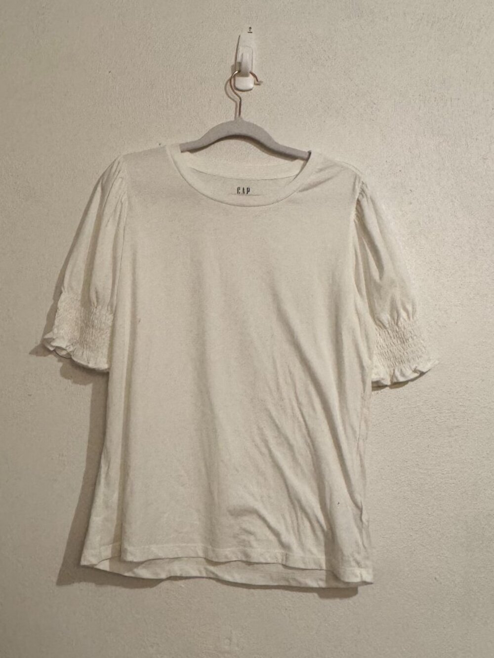 GAP Organic Cotton Ruffle Sleeve Tee – Size M Petite